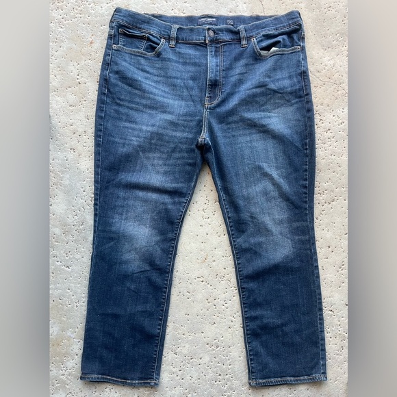 Lucky Brand Athletic Fit Bootcut Denim Jeans. size W44/L30 - Picture 1 of 12